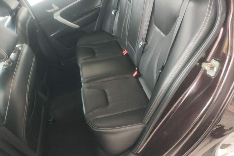 Used Geely Auto Emgrand 2016 Sedan 1.5L Manual Upward Edition Left Rear Seat