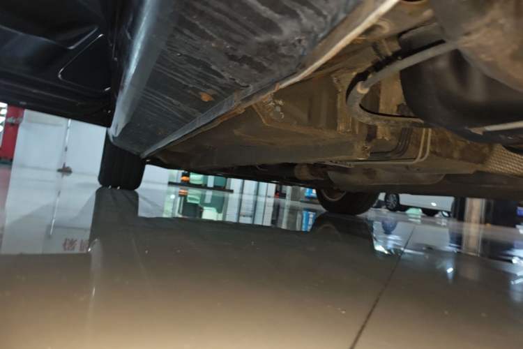 Used Geely Auto Emgrand 2016 Sedan 1.5L CVT Upward Version Left Side Sill
