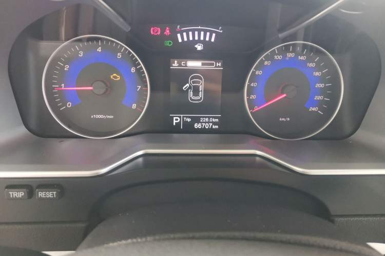 Used Geely Auto Emgrand 2016 Sedan 1.5L CVT Luxury Model Odometer Close Up