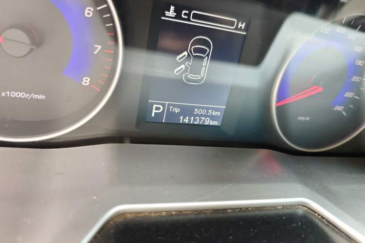Used Geely Auto Emgrand 2016 Sedan 1.5L CVT Luxury Model Odometer Close Up