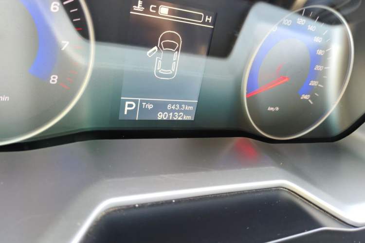 Used Geely Auto Emgrand 2016 Sedan 1.3T CVT Upward Edition Odometer Close Up