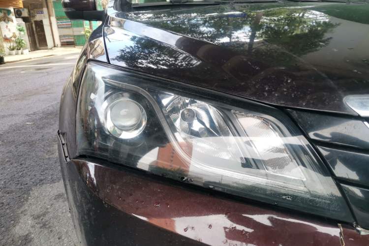 Used Geely Auto Emgrand 2016 Sedan 1.5L CVT Luxury Model Right Front Headlight