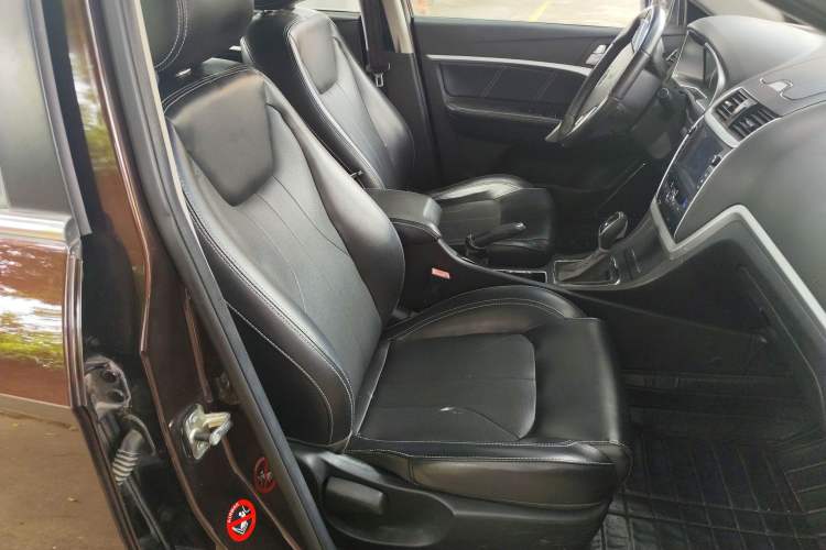 Used Geely Auto Emgrand 2016 Sedan 1.5L CVT Upward Version Right Front Seat