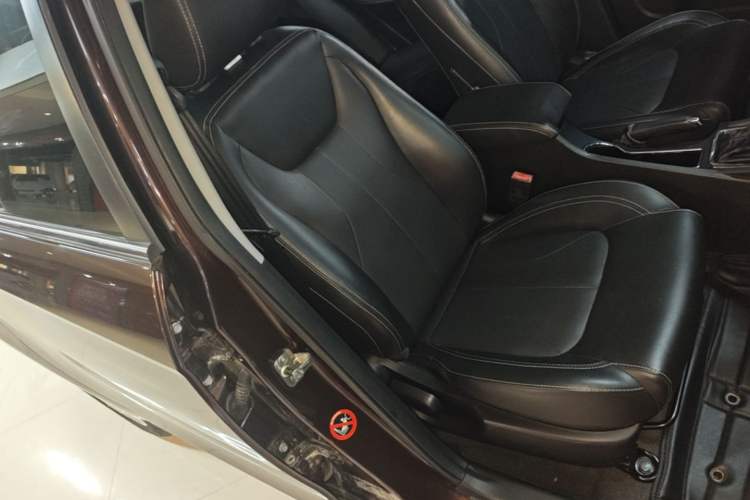 Used Geely Auto Emgrand 2016 Sedan 1.5L CVT Upward Version Right Front Seat