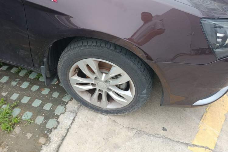 Used Geely Auto Emgrand 2016 Sedan 1.3T Manual Upward Edition Right Front Wheel Hub