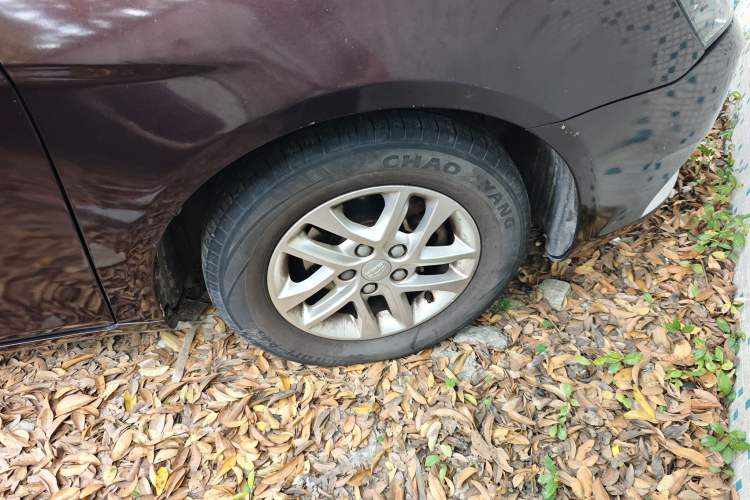 Used Geely Auto Emgrand 2016 Sedan 1.5L CVT Luxury Model Right Front Wheel Hub