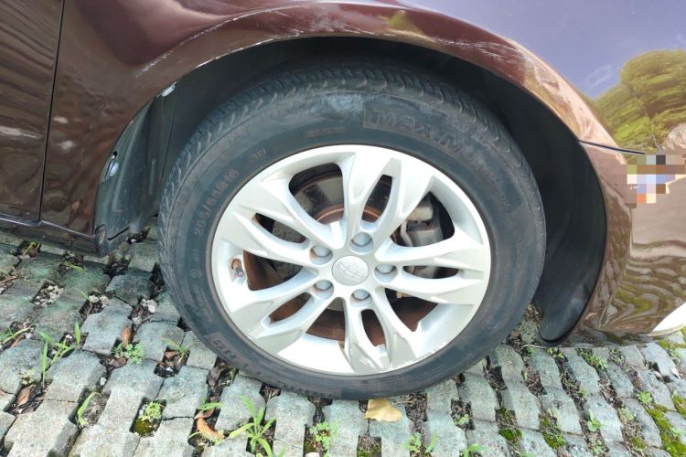 Used Geely Auto Emgrand 2016 Sedan 1.3T CVT Upward Edition Right Front Wheel Hub