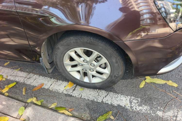 Used Geely Auto Emgrand 2016 Sedan 1.5L Manual Luxury Model Right Front Wheel Hub