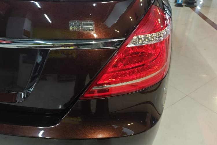 Used Geely Auto Emgrand 2016 Sedan 1.5L CVT Upward Version Right Rear Taillight