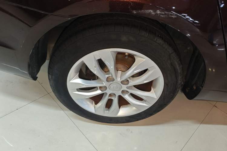 Used Geely Auto Emgrand 2016 Sedan 1.5L CVT Upward Version Right Rear Wheel Hub