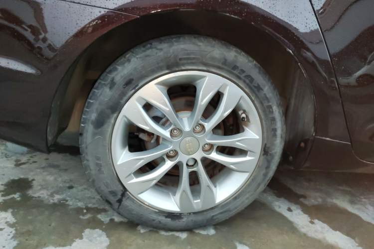 Used Geely Auto Emgrand 2016 Sedan 1.5L Manual Upward Edition Right Rear Wheel Hub