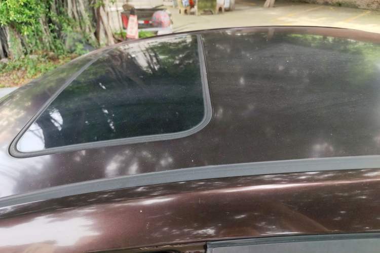 Used Geely Auto Emgrand 2016 Sedan 1.5L CVT Upward Version Roof