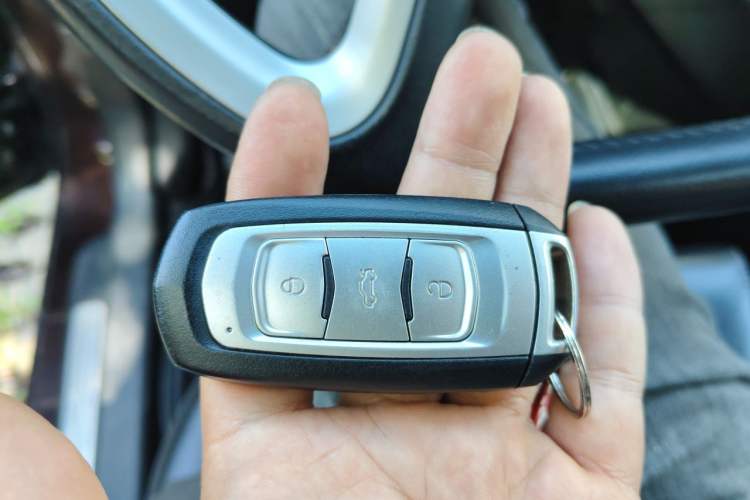 Used Geely Auto Emgrand 2016 Sedan 1.3T CVT Upward Edition Vehicle Key