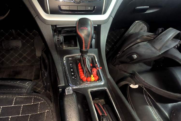 Used Geely Auto Emgrand 2016 Sedan 1.5L CVT Upward Version Gear Lever