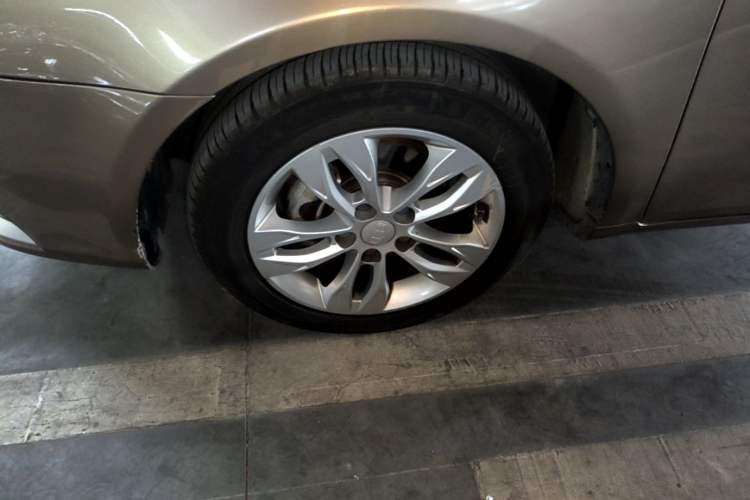 Used Geely Auto Emgrand 2016 Sedan 1.5L CVT Upward Version Left Front Wheel Hub
