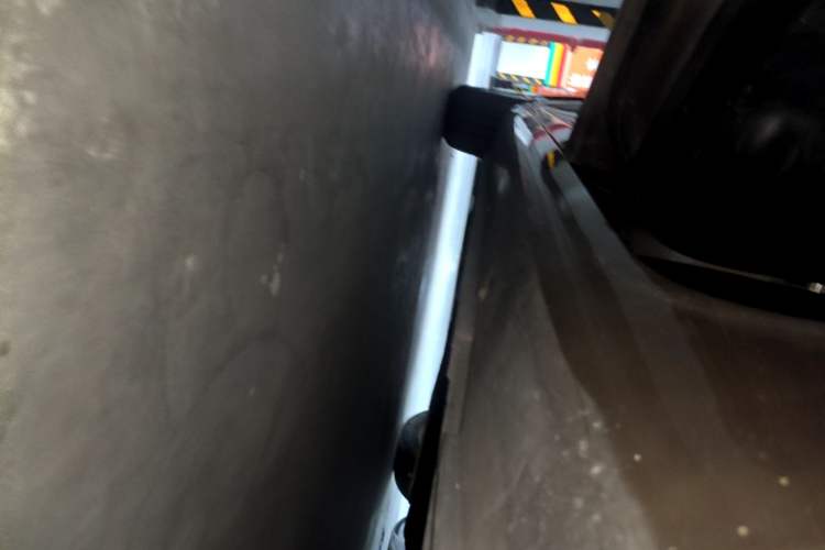 Used Geely Auto Emgrand 2016 Sedan 1.5L CVT Upward Version Left Side Sill