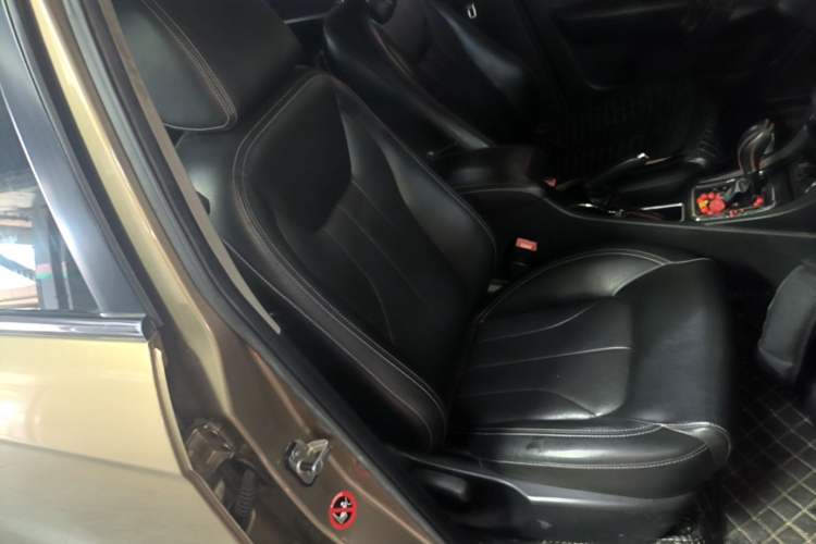 Used Geely Auto Emgrand 2016 Sedan 1.5L CVT Upward Version Right Front Seat