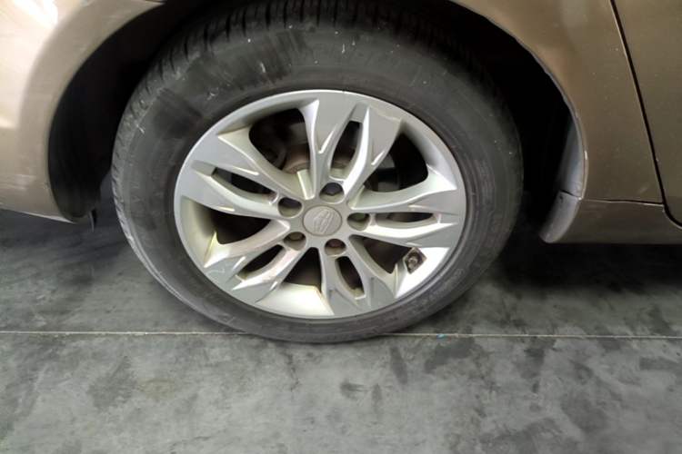 Used Geely Auto Emgrand 2016 Sedan 1.5L CVT Upward Version Right Rear Wheel Hub