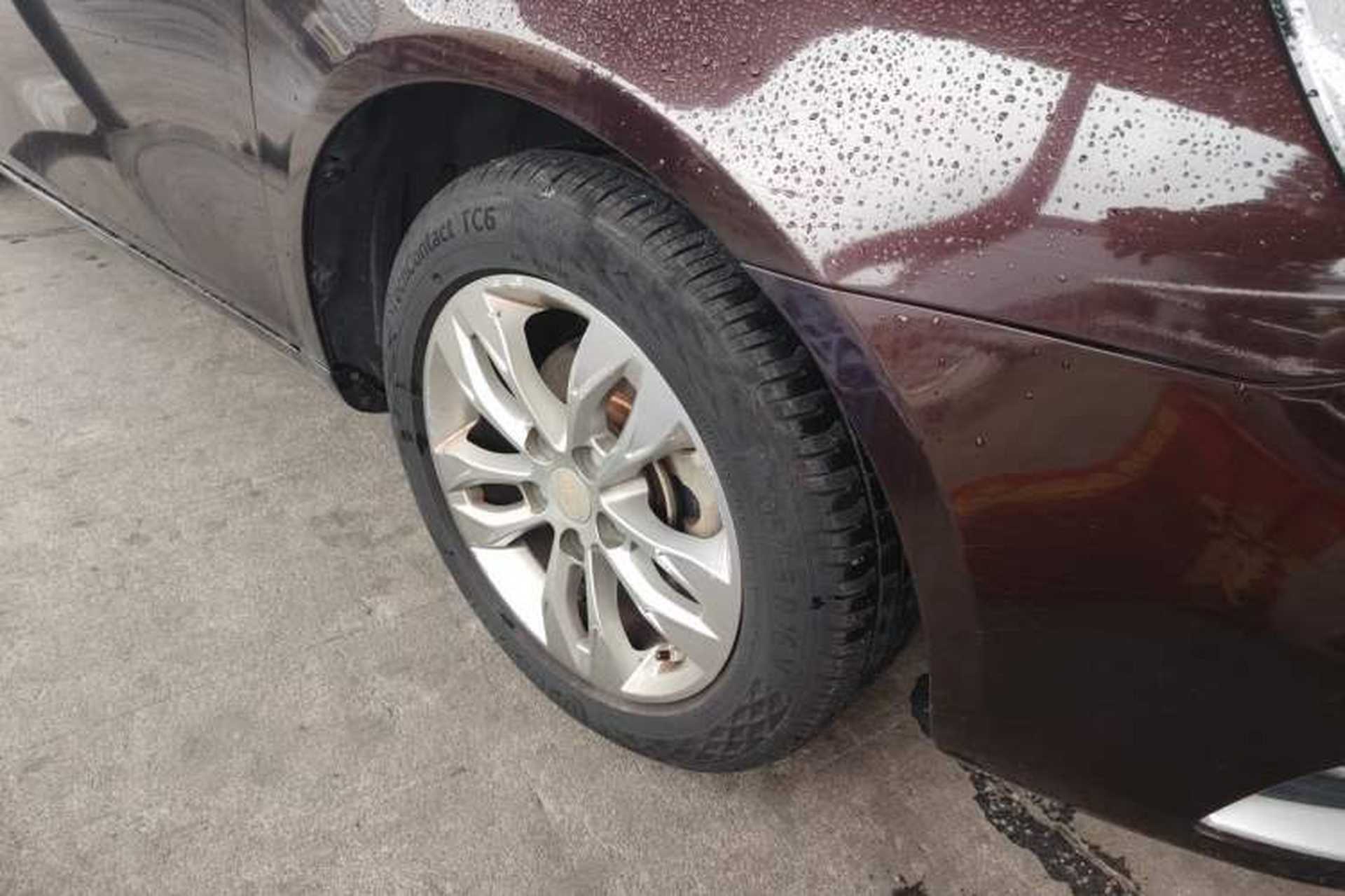 Used Geely Auto Emgrand 2016 Sedan 1.5L CVT Upward Version Right Front Wheel Hub
