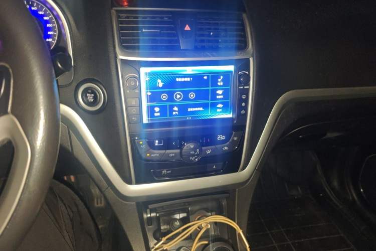 Used Geely Auto Emgrand 2016 Sedan 1.5L Manual Upward Edition Audio And AC Panel