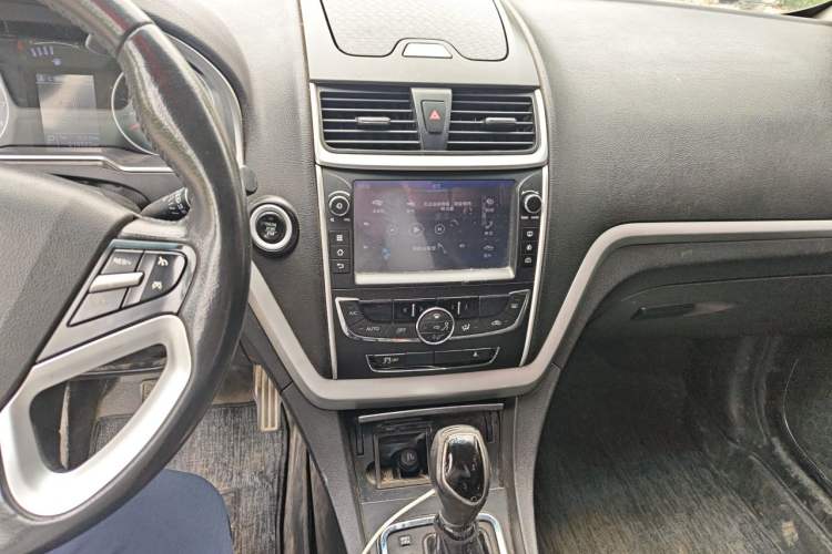Used Geely Auto Emgrand 2016 Sedan 1.5L CVT Upward Version Audio And AC Panel