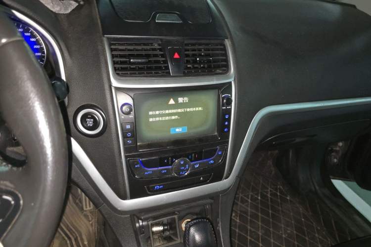 Used Geely Auto Emgrand 2016 Sedan 1.3T CVT Upward Edition Audio And AC Panel