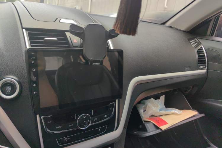 Used Geely Auto Emgrand 2016 Sedan 1.5L Manual Upward Edition Audio And AC Panel