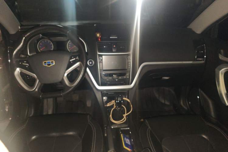Used Geely Auto Emgrand 2016 Sedan 1.5L Manual Upward Edition Center Console