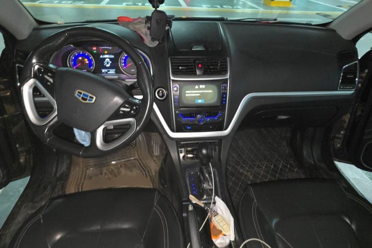 Used Geely Auto Emgrand 2016 Sedan 1.3T CVT Upward Edition Center Console