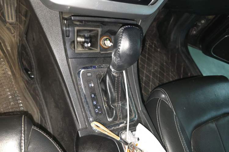 Used Geely Auto Emgrand 2016 Sedan 1.3T CVT Upward Edition Gear Lever
