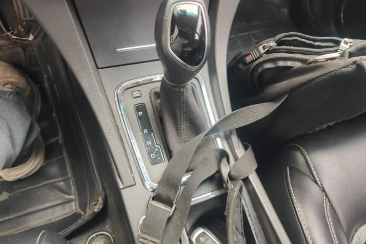 Used Geely Auto Emgrand 2016 Sedan 1.5L CVT Upward Version Gear Lever