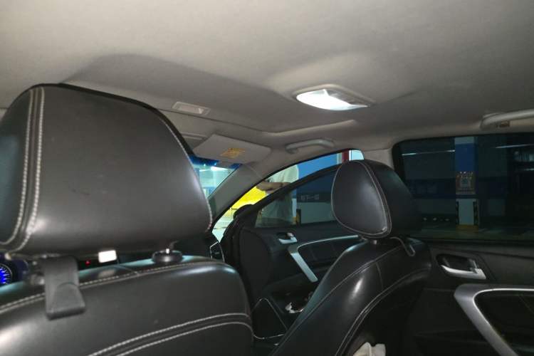 Used Geely Auto Emgrand 2016 Sedan 1.3T CVT Upward Edition Headliner