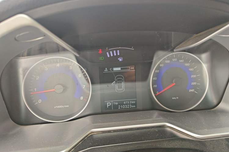 Used Geely Auto Emgrand 2016 Sedan 1.5L CVT Upward Version Instrument Cluster