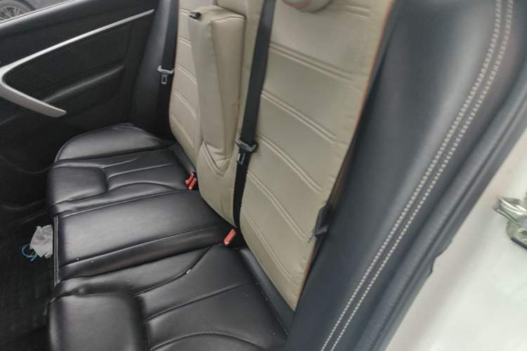 Used Geely Auto Emgrand 2016 Sedan 1.5L CVT Upward Version Left Rear Seat