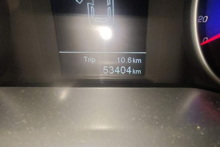 Used Geely Auto Emgrand 2016 Sedan 1.5L Manual Upward Edition Odometer Close Up