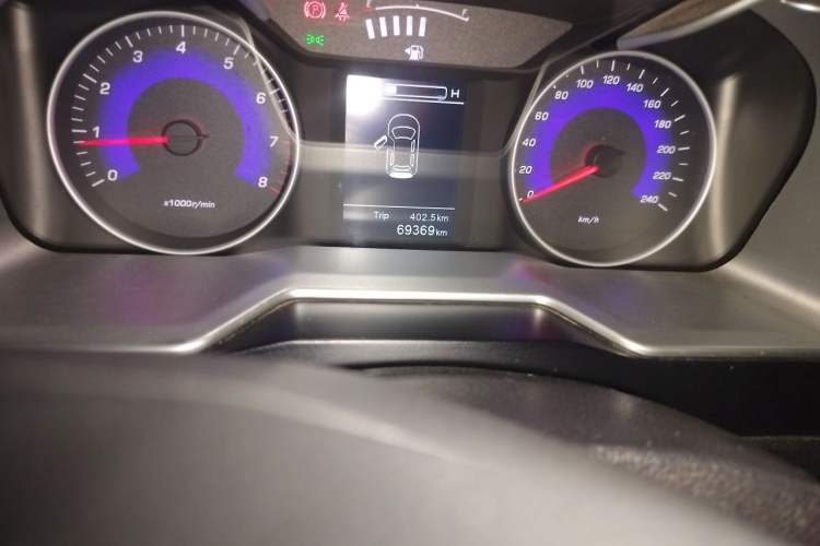 Used Geely Auto Emgrand 2016 Sedan 1.5L Manual Upward Edition Odometer Close Up
