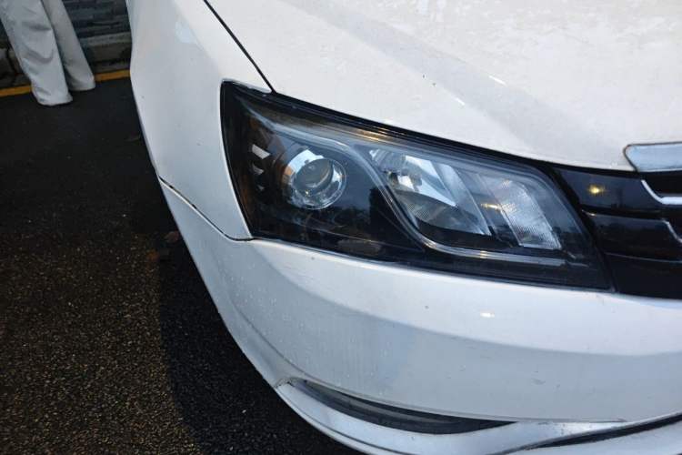 Used Geely Auto Emgrand 2016 Sedan 1.5L Manual Upward Edition Right Front Headlight