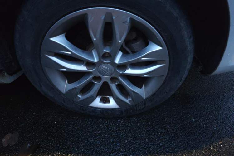 Used Geely Auto Emgrand 2016 Sedan 1.5L Manual Upward Edition Right Front Wheel Hub