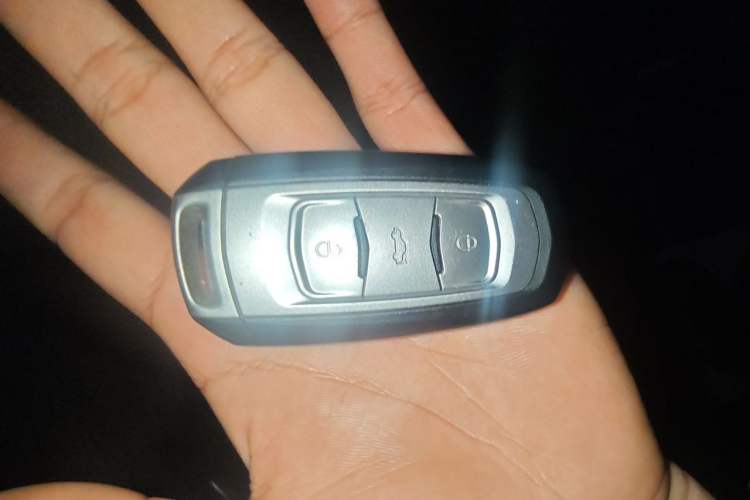 Used Geely Auto Emgrand 2016 Sedan 1.5L Manual Upward Edition Vehicle Key