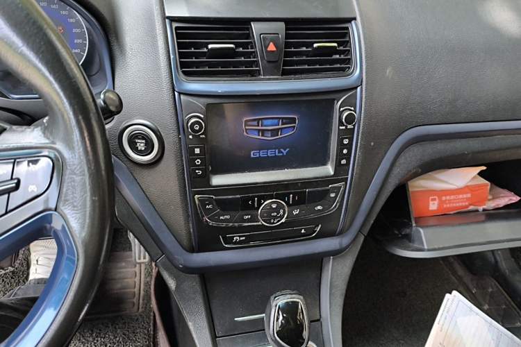 Used Geely Auto Emgrand 2016 Sedan 1.3T CVT Prestige Model Audio And AC Panel