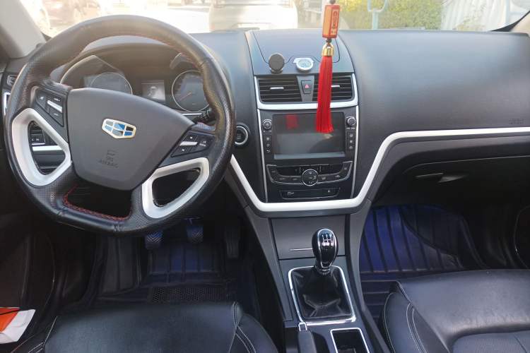 Used Geely Auto Emgrand 2016 Sedan 1.5L Manual Upward Edition Center Console