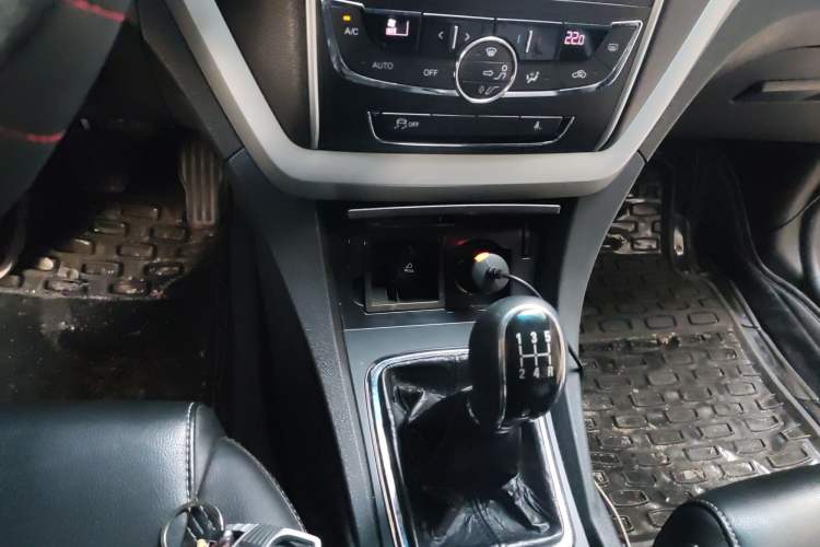 Used Geely Auto Emgrand 2016 Sedan 1.5L Manual Upward Edition Gear Lever
