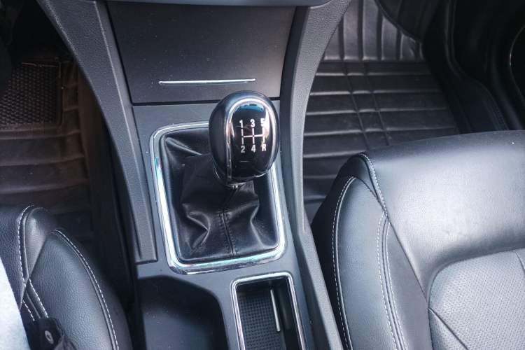 Used Geely Auto Emgrand 2016 Sedan 1.5L Manual Upward Edition Gear Lever