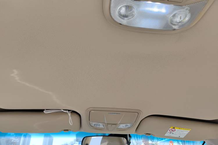 Used Geely Auto Emgrand 2016 Sedan 1.5L Manual Luxury Model Headliner
