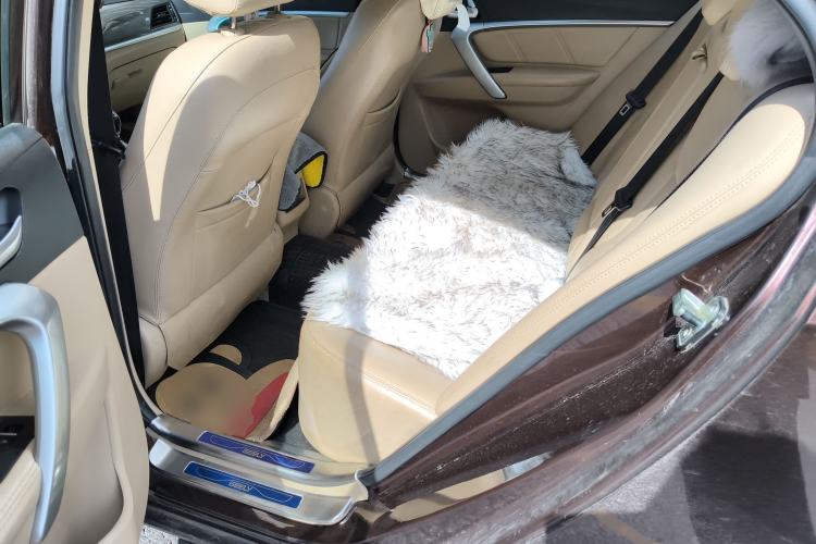 Used Geely Auto Emgrand 2016 Sedan 1.5L Manual Luxury Model Left Rear Seat