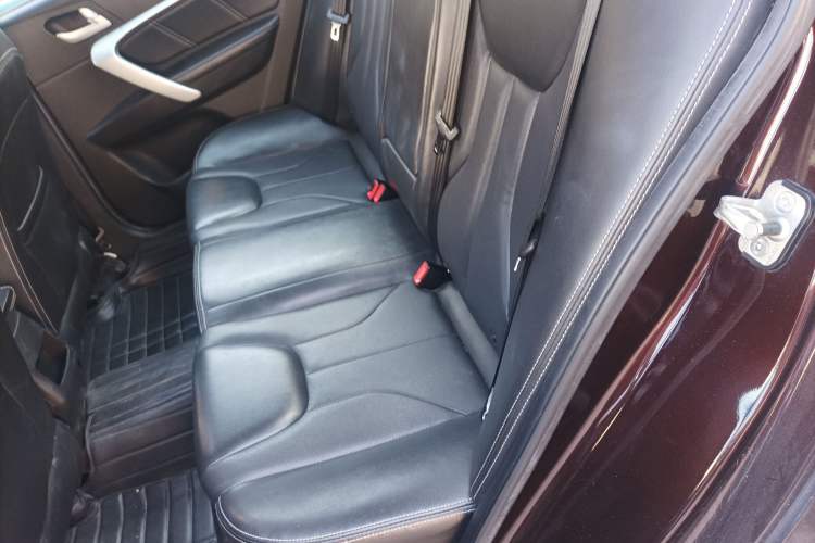 Used Geely Auto Emgrand 2016 Sedan 1.5L Manual Upward Edition Left Rear Seat