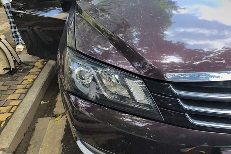 Used Geely Auto Emgrand 2016 Sedan 1.3T CVT Prestige Model Right Front Headlight