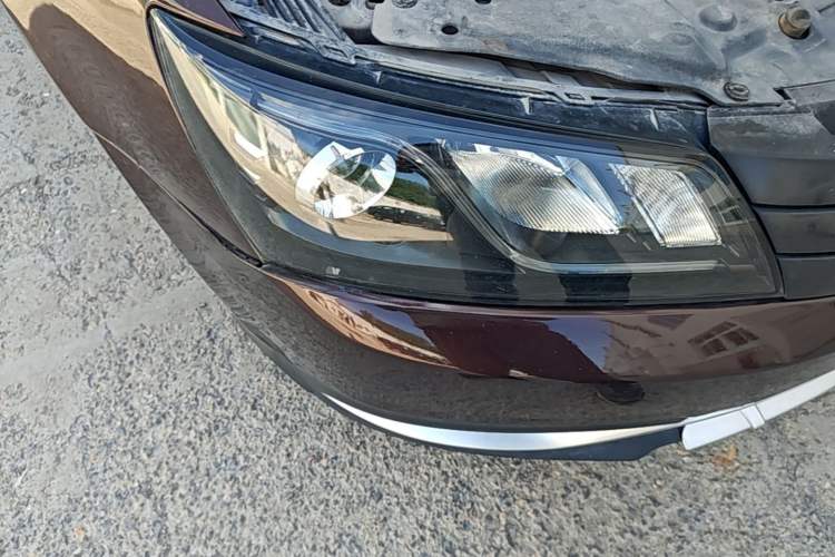 Used Geely Auto Emgrand 2016 Hatchback RS 1.5L CVT Upward Edition Right Front Headlight