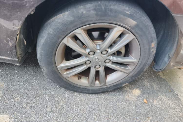 Used Geely Auto Emgrand 2016 Sedan 1.5L Manual Upward Edition Right Front Wheel Hub