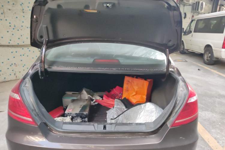 Used Geely Auto Emgrand 2016 Sedan 1.5L Manual Upward Edition Trunk